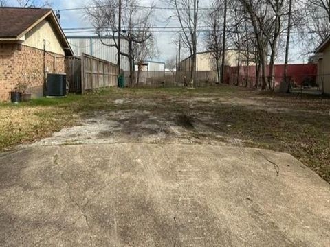 Vacant Land For Sale - 3107 Bond Street<br/> Pasadena, TX 77503