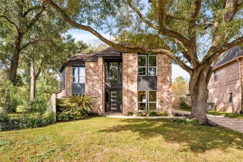 Photo of 618 Rock Cove, Houston, TX 77079 (MLS # 10475842)