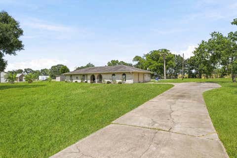 Tiny photo for 302 Country Road 893, Angleton, TX 77515 (MLS # 42683438)