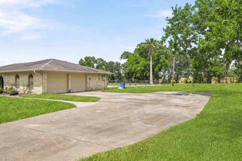 Tiny photo for 302 Country Road 893, Angleton, TX 77515 (MLS # 42683438)