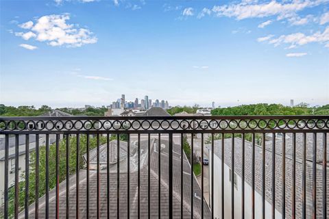 Photo of 2802 Morrison Street #410, Houston, TX 77009 (MLS # 32203461)