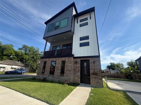 Photo of 1307 71st Street #A, Houston, TX 77011 (MLS # 77808523)