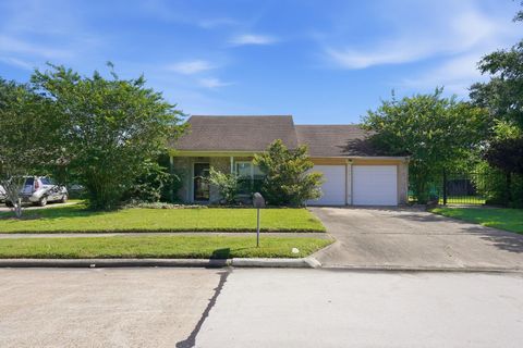 Photo of 17311 Edgehaven Drive, Houston, TX 77489 (MLS # 15226448)