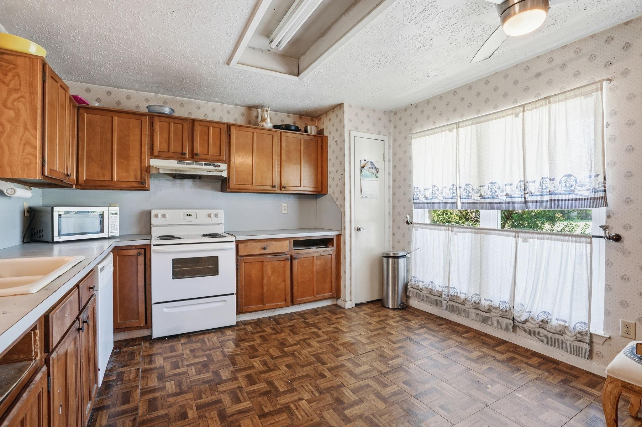 17311 Edgehaven Drive