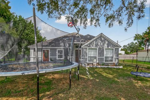 Photo of 4917 Sycamore Avenue, Pasadena, TX 77503 (MLS # 73647722)