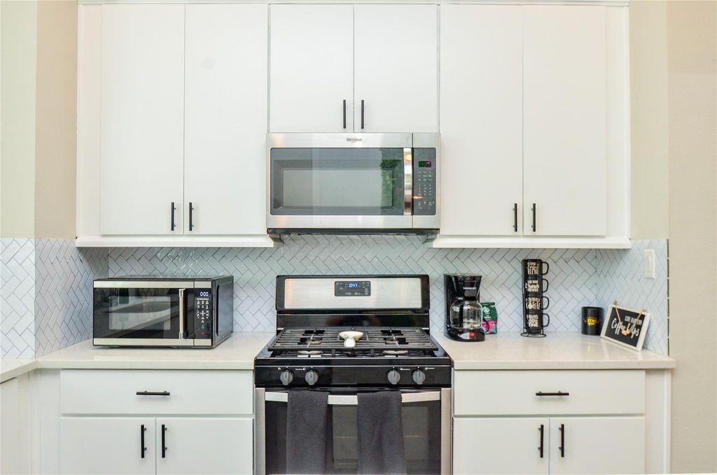 Photo of 3804 Leeland Street, Houston, TX 77003 (MLS # 66376389)