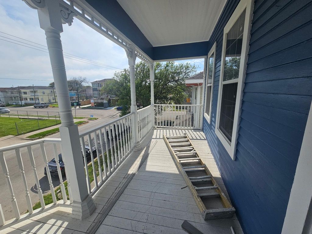 Photo of 2724 Avenue L, Galveston, TX 77550 (MLS # 38303823)