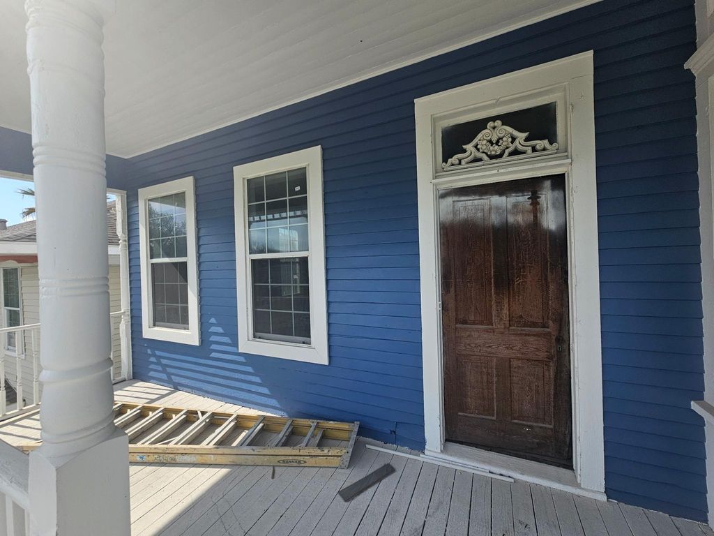 Photo of 2724 Avenue L, Galveston, TX 77550 (MLS # 38303823)