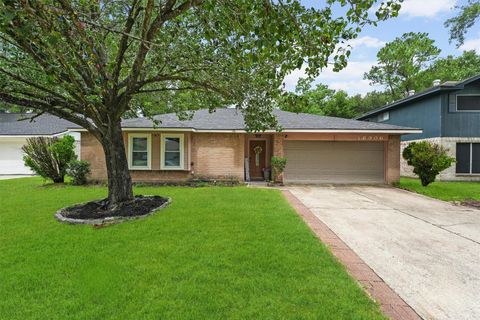 Photo of 16906 Rolling Acres Drive, Houston, TX 77396 (MLS # 16119052) Photo of 16906 Rolling Acres Drive, Houston, TX 77396 (MLS # 16119052)