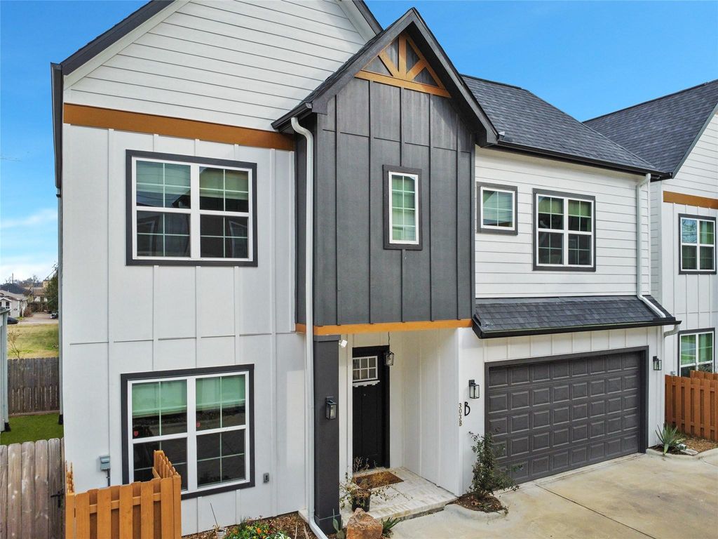 Photo of 303 Blueberry Street #B, Houston, TX 77018 (MLS # 8843745)