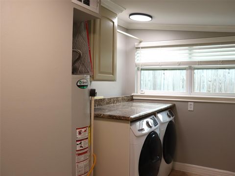 Tiny photo for 11419 Landsdowne Drive, Houston, TX 77035 (MLS # 71960282)