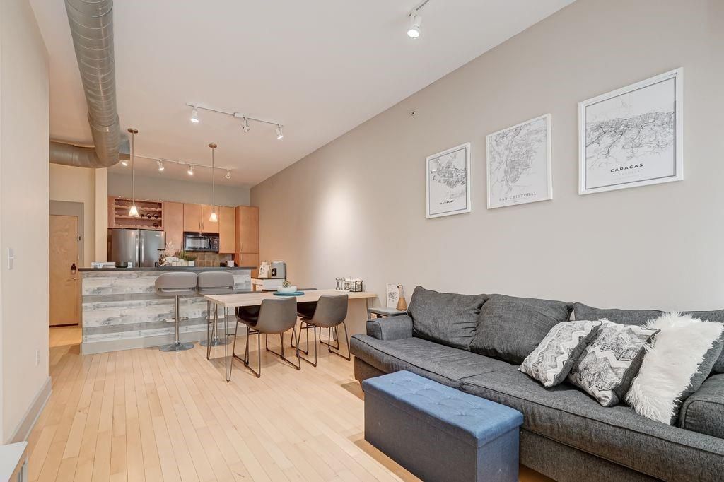 Photo of 1901 Post Oak Boulevard #2507, Houston, TX 77056 (MLS # 53425511)