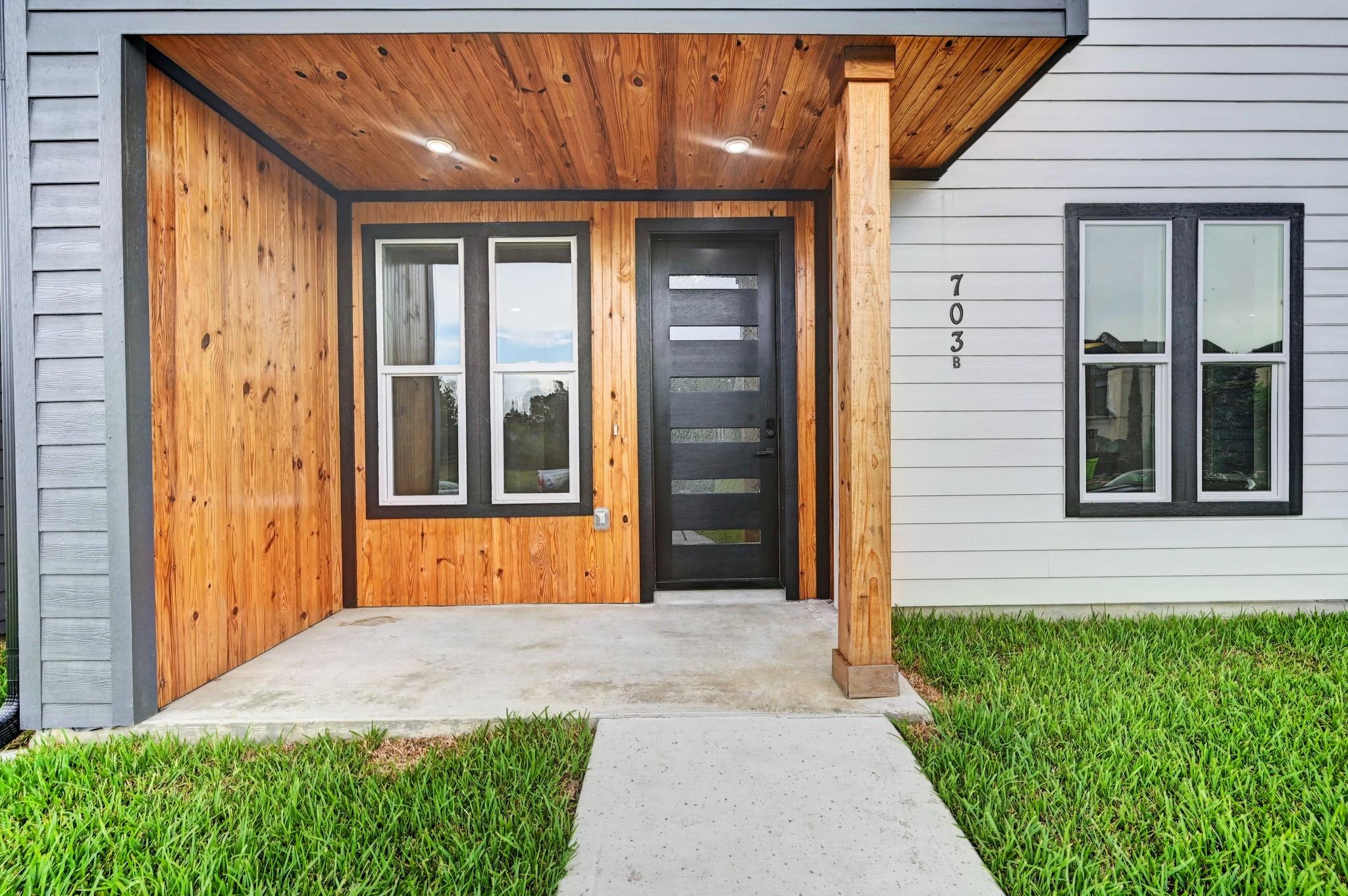 703 Carol Lynn Dr B