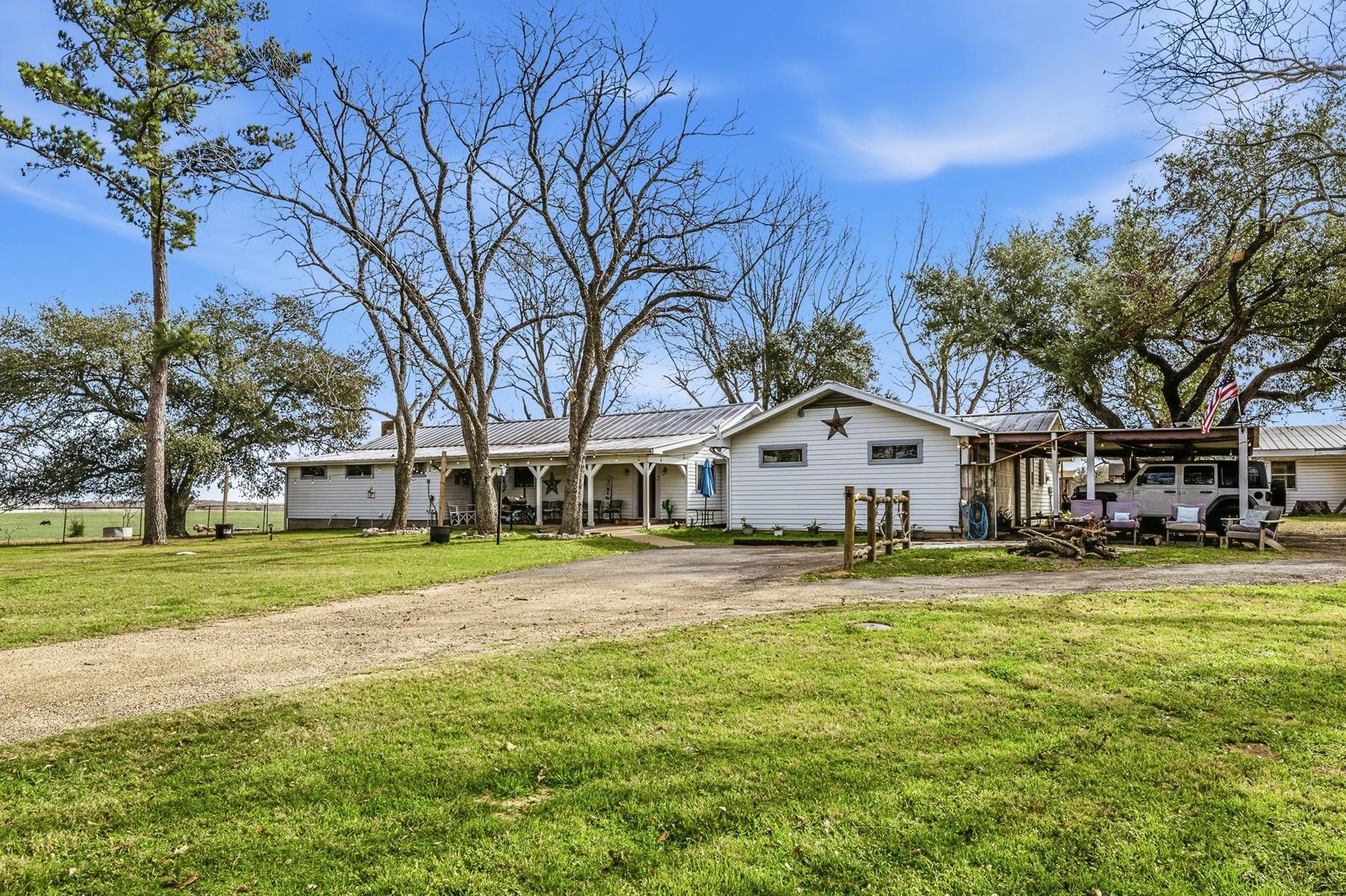 9523 W Fm 1644