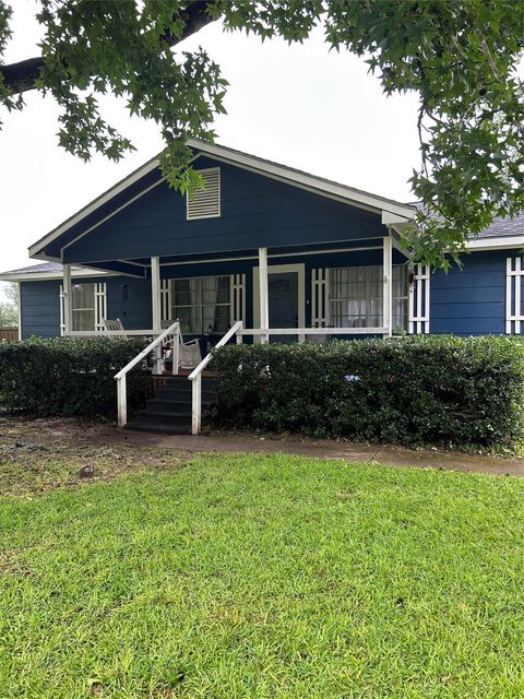 Homes For Sale - 181 Crystal Creek Drive<br/> Livingston, TX 77351