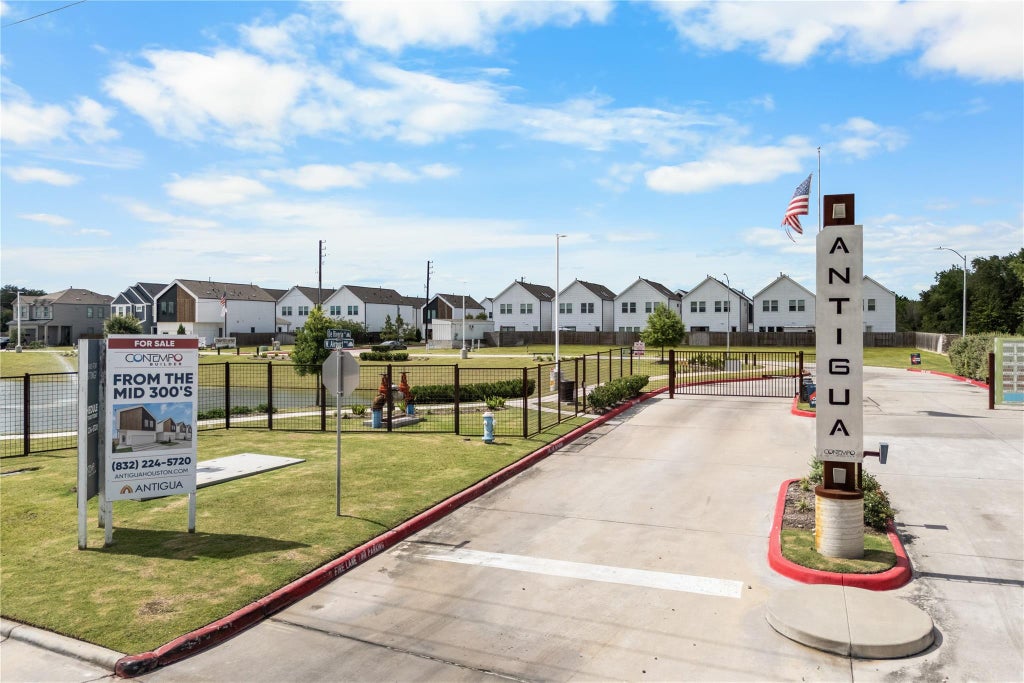 Photo of 4001 Baja Lane, Houston, TX 77045 (MLS # 27123729)