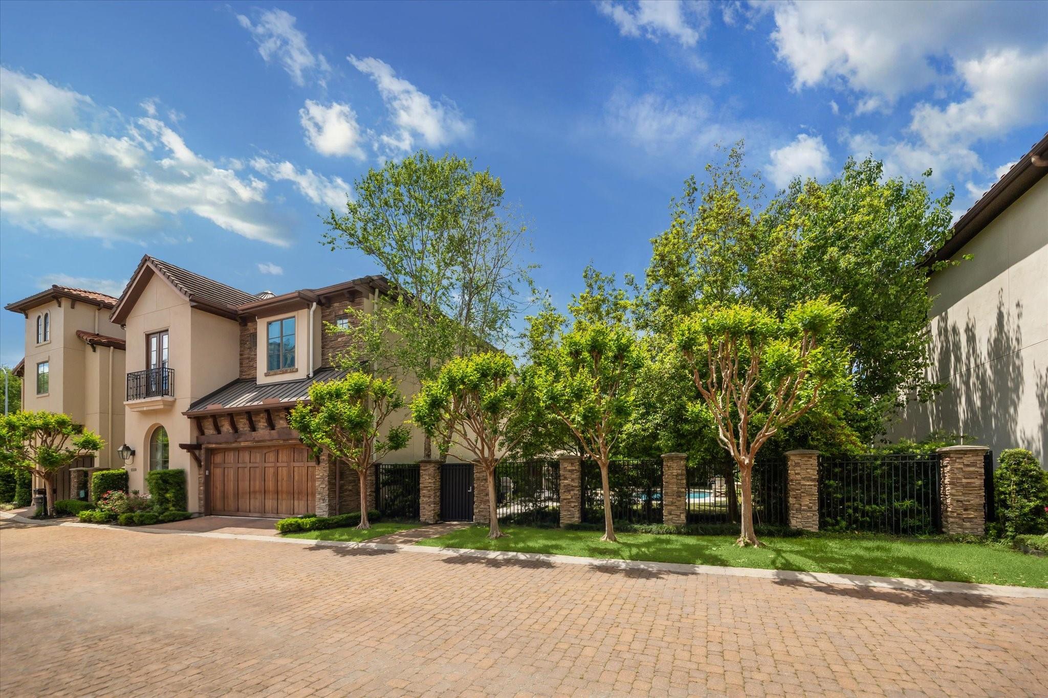 1110 Longmont Place Court