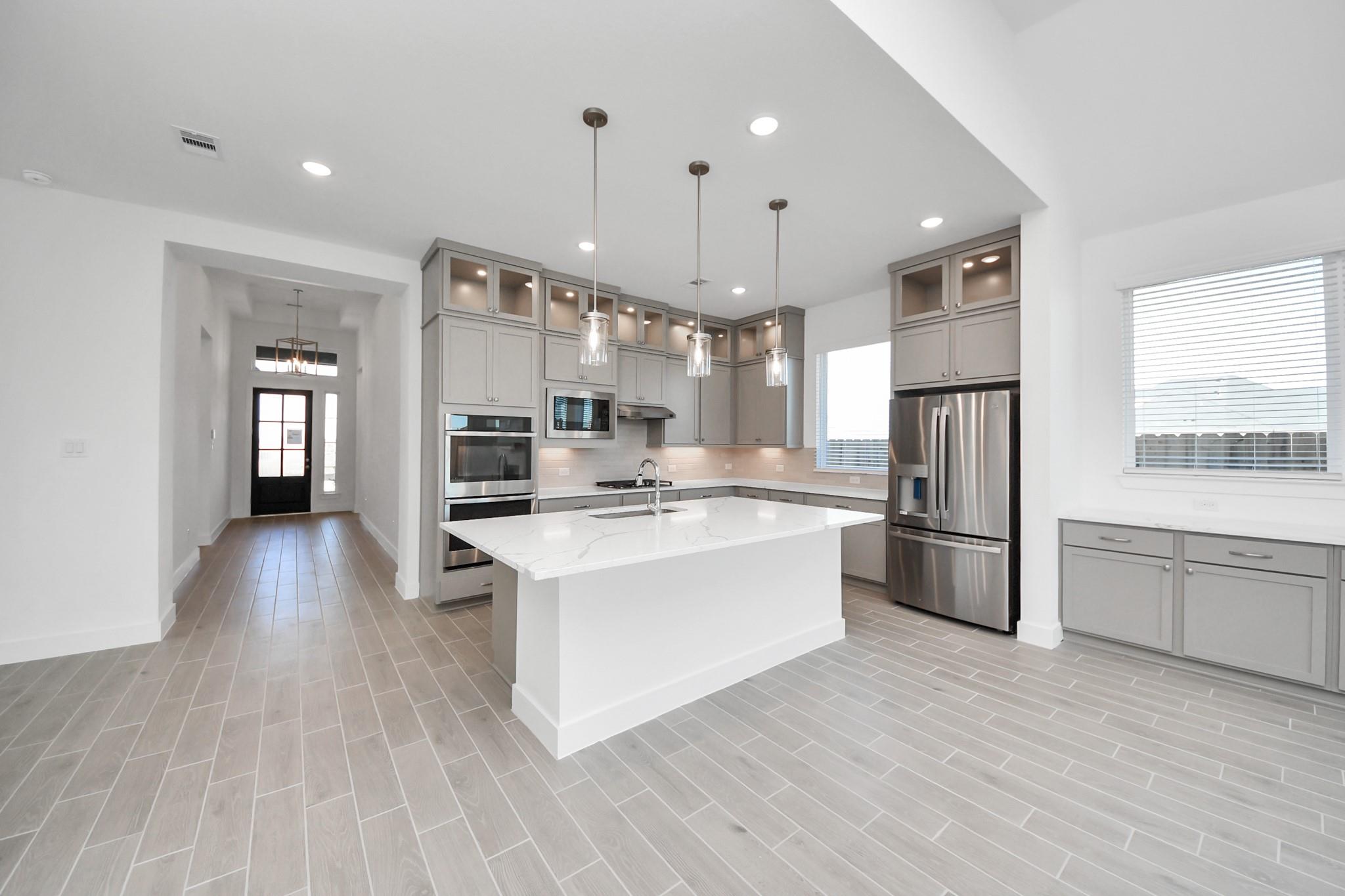 9507 Chateau Hill