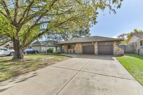 Photo of 7623 Yellow Pine Drive, Houston, TX 77040 (MLS # 19256648)
