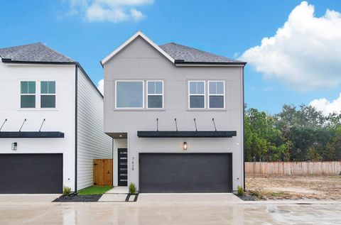 Photo of 7625 Inwood Grove Lane, Houston, TX 77088 (MLS # 83380493)