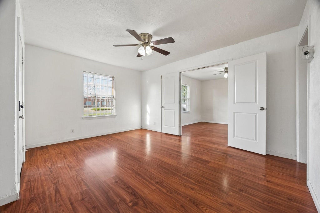 Photo of 7119 Long Point Road, Houston, TX 77055 (MLS # 30513371)