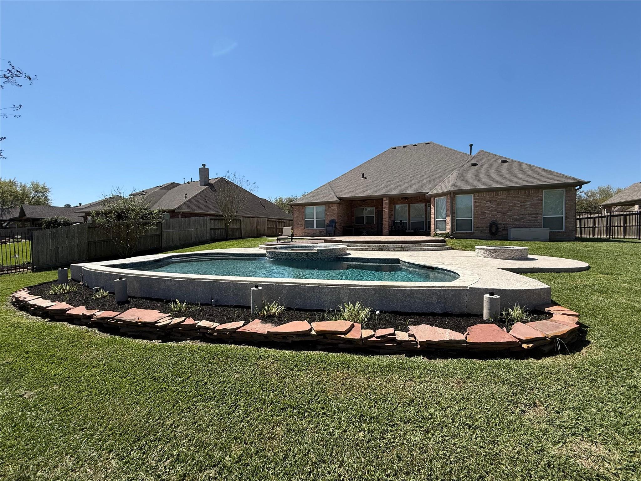 2811 Knob Hill Street