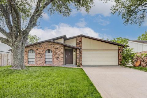 Photo of 7230 Corta Calle Drive, Houston, TX 77083 (MLS # 61586068)