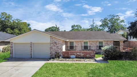 Photo of 11214 Caribbean Lane, Houston, TX 77089 (MLS # 37707532)