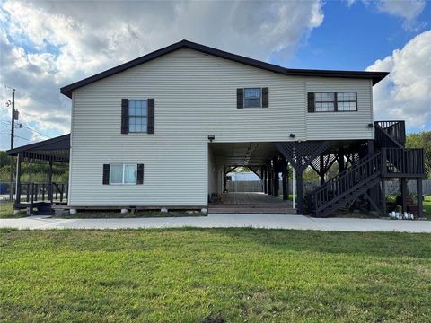 Homes For Sale - 4606 Mallard Street<br/> Hitchcock, TX 77563