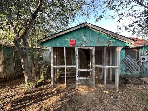 Homes For Sale - 807 Jay<br/> Cotulla, TX 78014