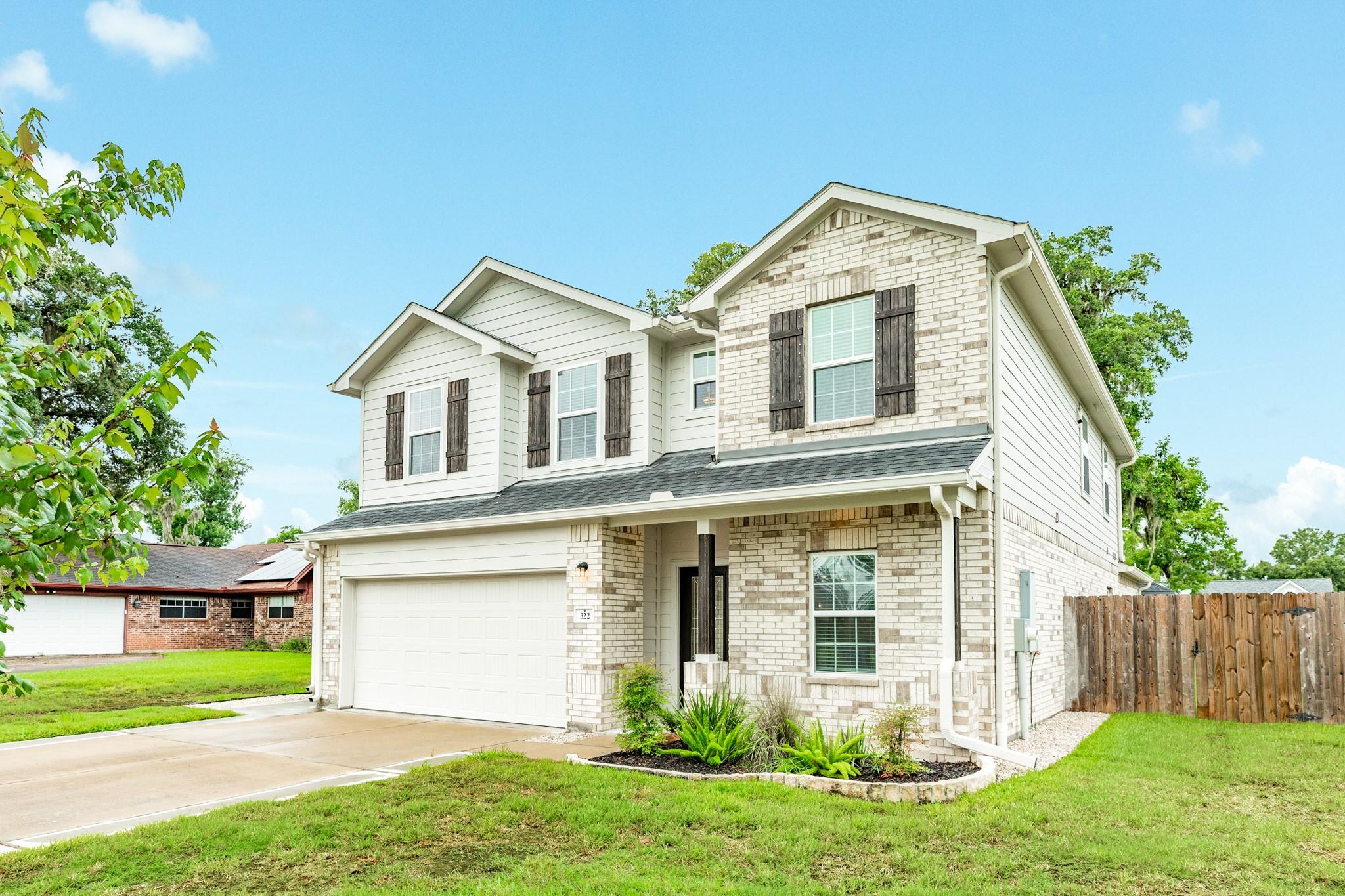 Photo 1 of 33 — 322 Freeman Boulevard, West Columbia, TX 77486