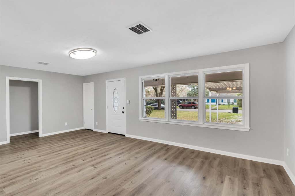 Photo of 116 12th Avenue N, Texas City, TX 77590 (MLS # 30226288)