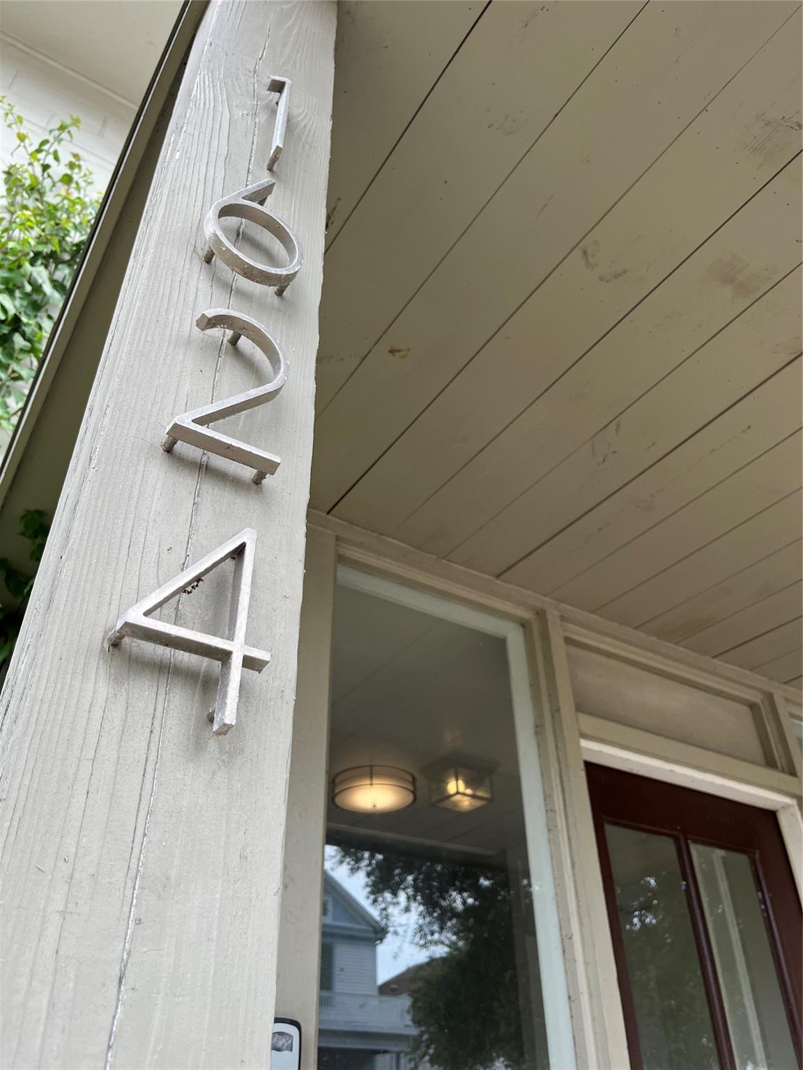 1624 Sealy 202