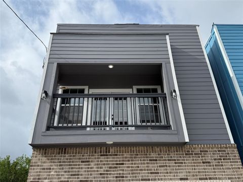 Photo of 7606 Avenue J, Houston, TX 77012 (MLS # 48098316)