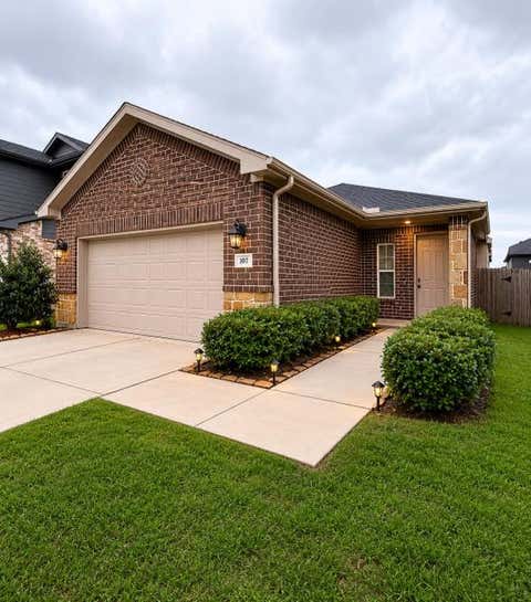 Photo of 107 Wedgewood Trace Lane, La Porte, TX 77571 (MLS # 8340970)