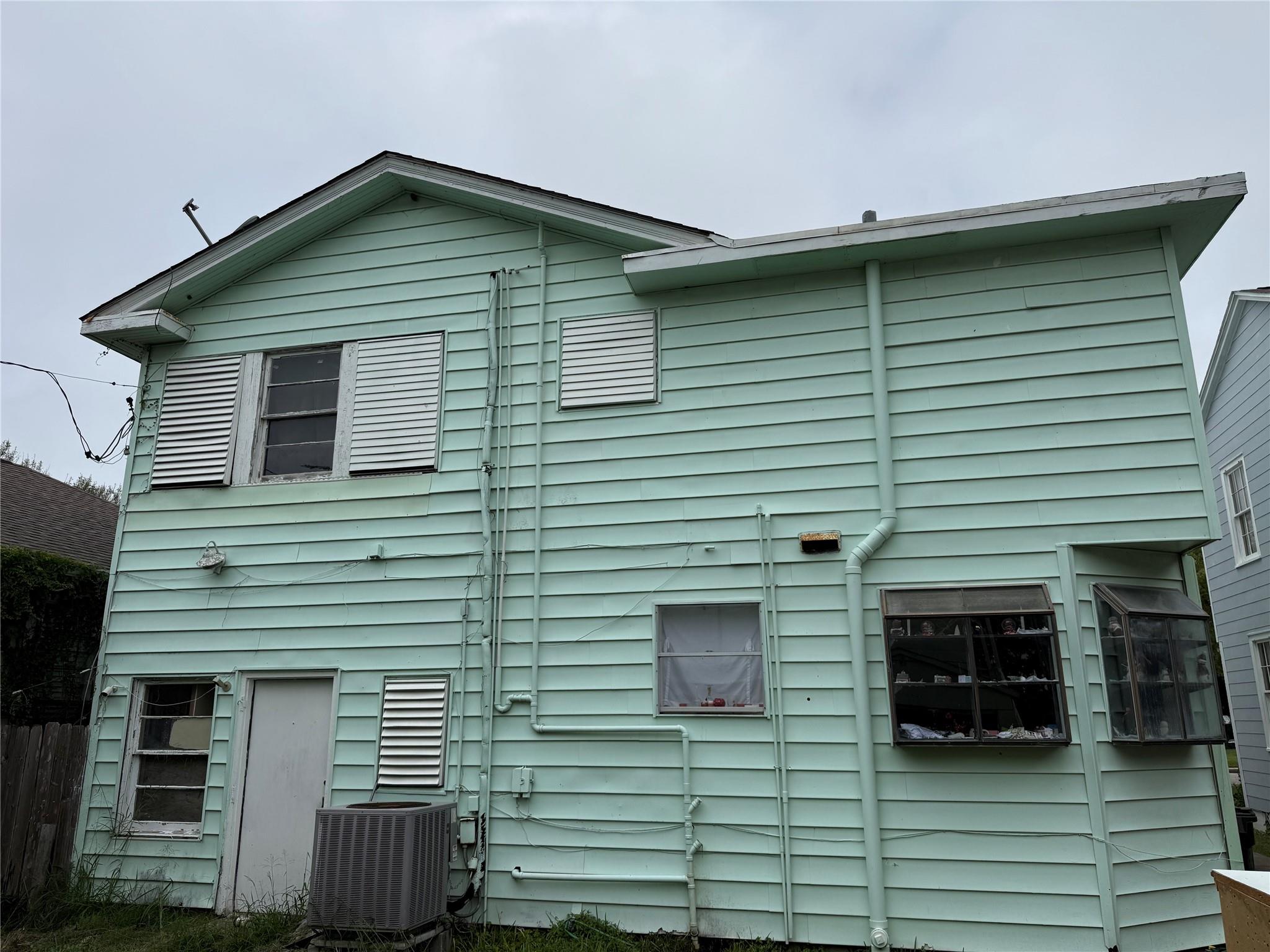 4715 Avenue R 1/2