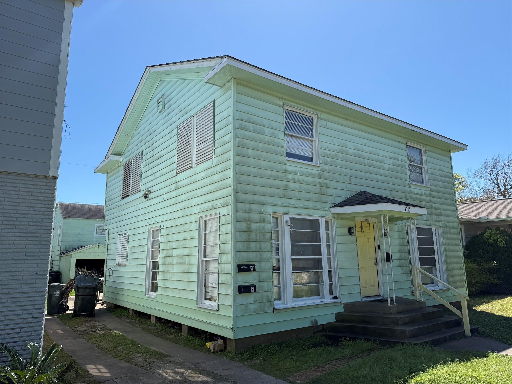 4715 Avenue R 1/2