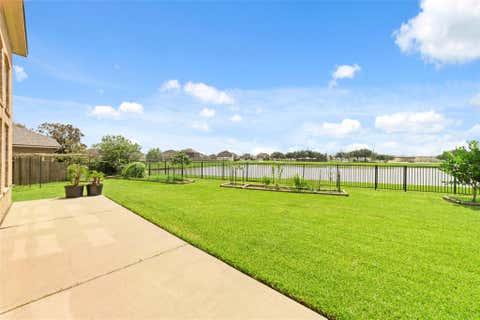 Tiny photo for 8 Terra Bella DR, Manvel, TX 77578 (MLS # 28845757)