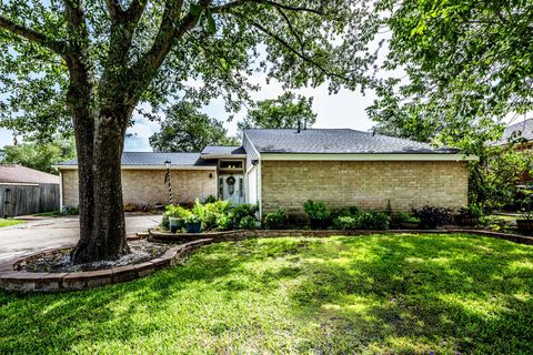 Photo of 2115 Normal Park Drive, Huntsville, TX 77340 (MLS # 71036775)