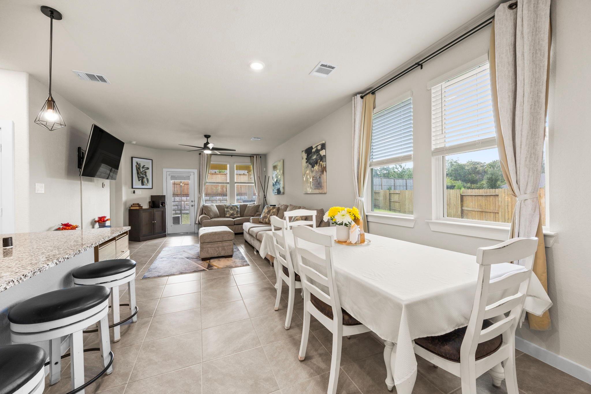 2050 W Darlington Oak Court