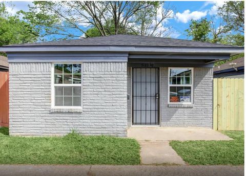 Photo of 5123 Peachtree Street #1/2, Houston, TX 77016 (MLS # 51928253)