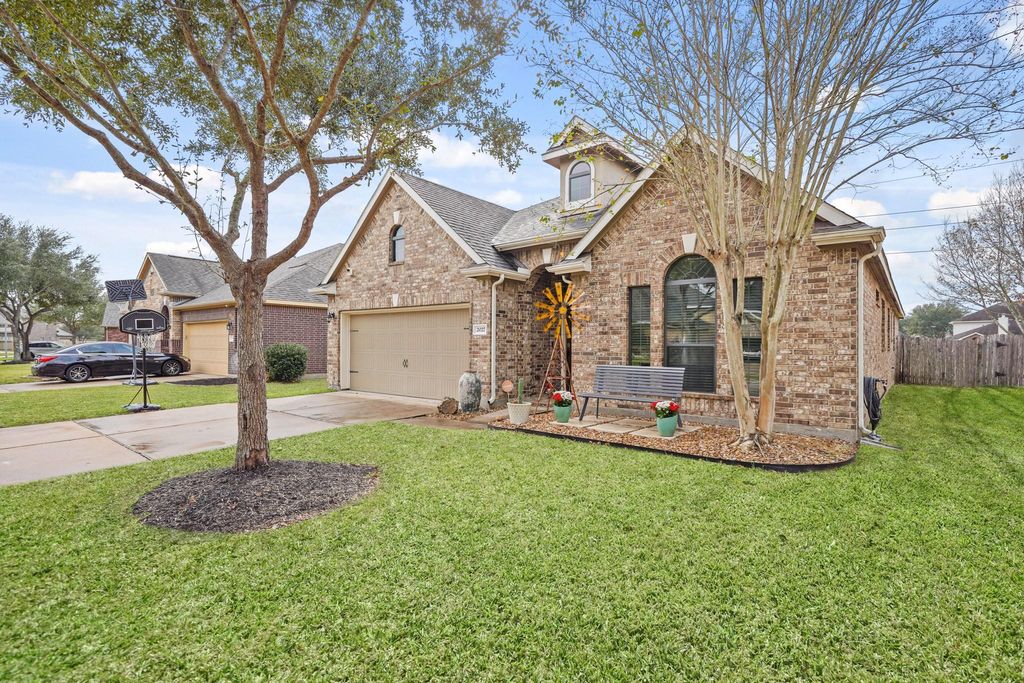 Photo of 2027 Wembley Way, Rosenberg, TX 77471 (MLS # 34811557)