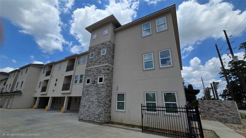 Photo of 26307 Oak Ridge Dr DR #1103, The Woodlands, TX 77380 (MLS # 26664640)
