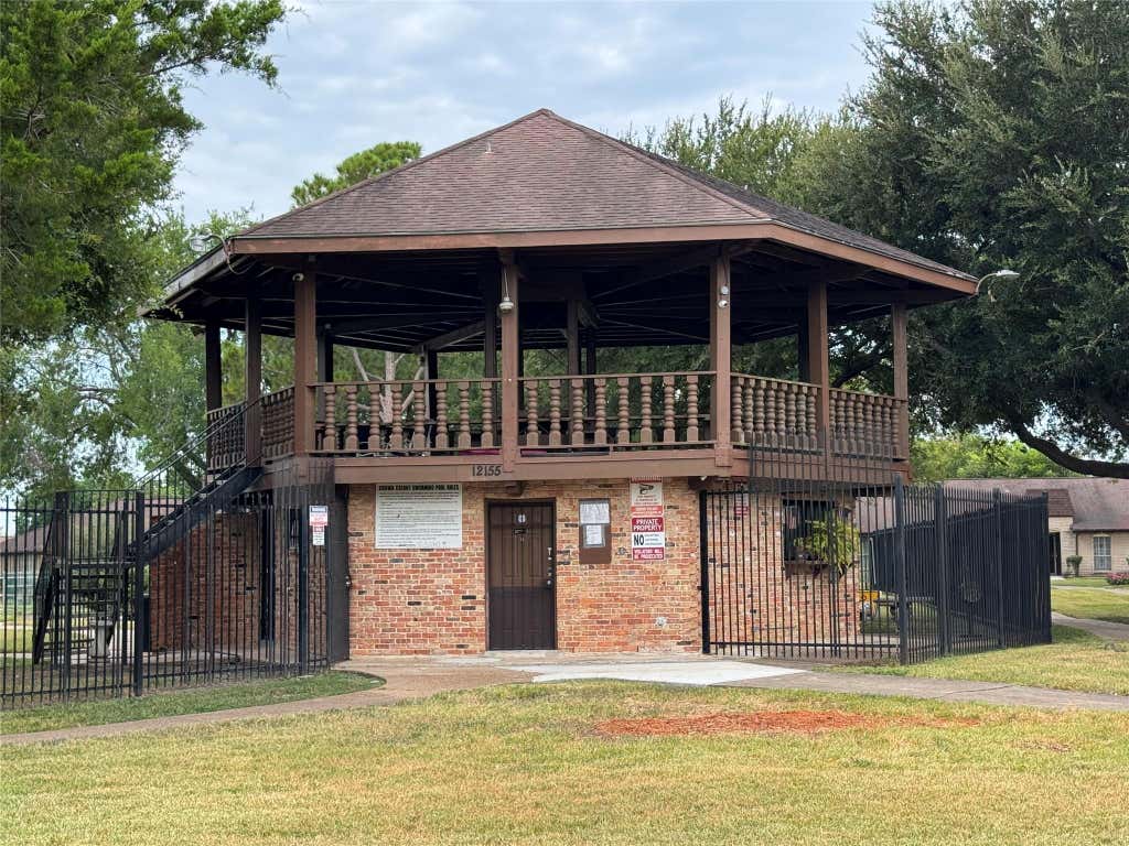 Photo of 12147 Sharpview Drive, Houston, TX 77072 (MLS # 11283069)