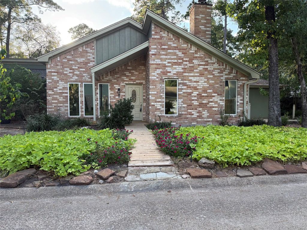Photo of 1 Green Blade Lane, The Woodlands, TX 77380 (MLS # 15878328)