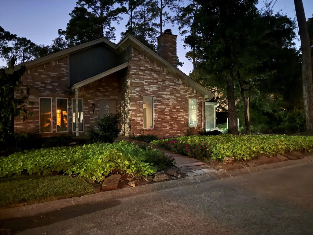 Photo of 1 Green Blade Lane, The Woodlands, TX 77380 (MLS # 15878328)