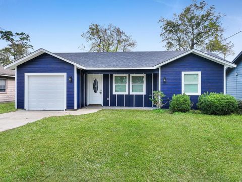 Photo of 3630 Steelton Street, Beaumont, TX 77703 (MLS # 71798018)