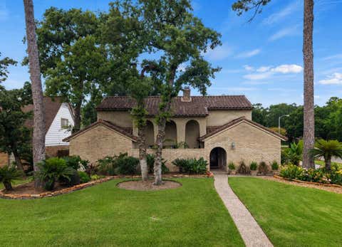 Photo of 5702 Boyce Springs Drive, Houston, TX 77066 (MLS # 13876129)