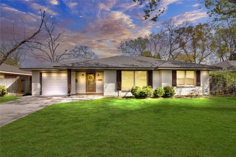 Photo of 6218 Indigo Street, Houston, TX 77074 (MLS # 98785491)