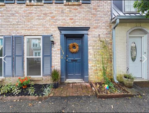 Photo of 5239 Arboles Drive #G, Houston, TX 77035 (MLS # 34993453)